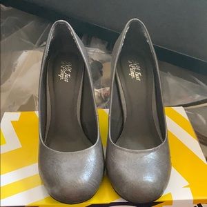 Gray heels